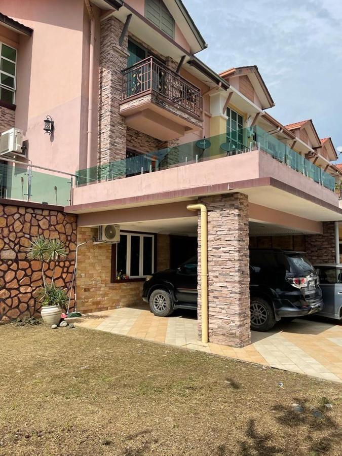 Homestay D' Sepangar Hills โกตาคินาบาลู ภายนอก รูปภาพ